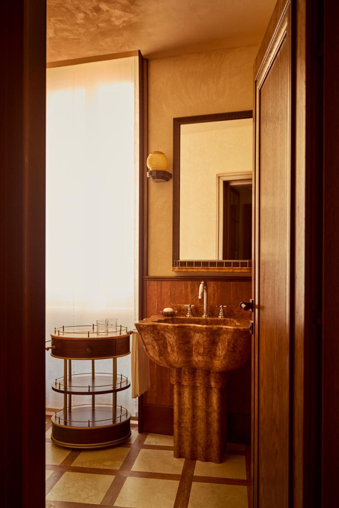 Отель Orient Express La Minerva Рим Экстерьер фото
